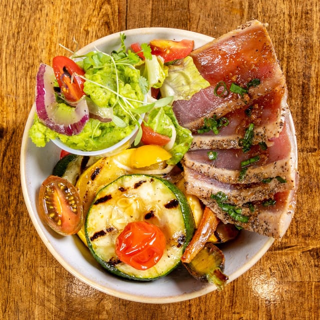 Tuna Tataki Bowl.